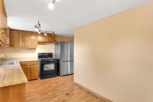 1255 Chestnut St, Monaca PA 15061-1042 exterior