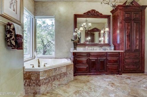 13841 Cyn Dr, Phoenix AZ 85016-2403 exterior