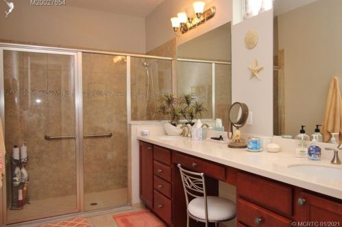 10092 Oak Tree Cir, Fort Pierce FL 34987-2454 exterior