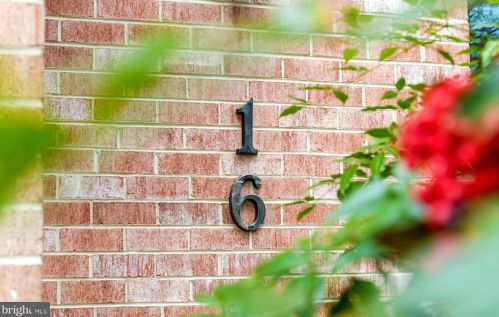 16 Arlive Ct, Rockville MD 20854-2978 exterior