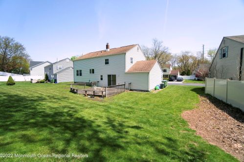 26 Phillips Rd, Edison NJ 08817-4611 exterior