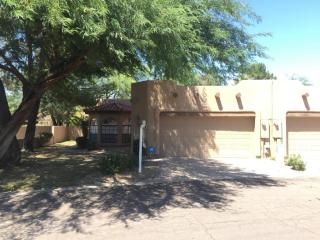 4054 Round Hill Dr, Phoenix, AZ 85028-2271