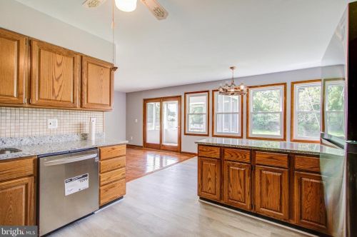 215 Highland Ave, Rockville MD  20850-4136 exterior