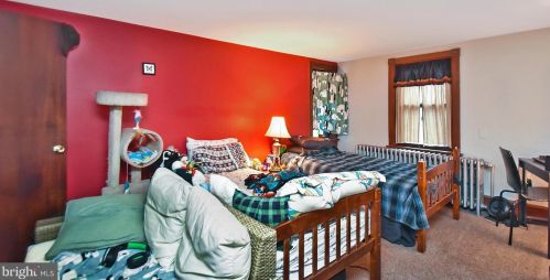 7757 Center St, Slatington PA 18080-3435 exterior