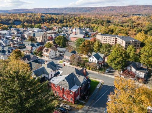 103 Church St, Slatington, PA 18080-1824