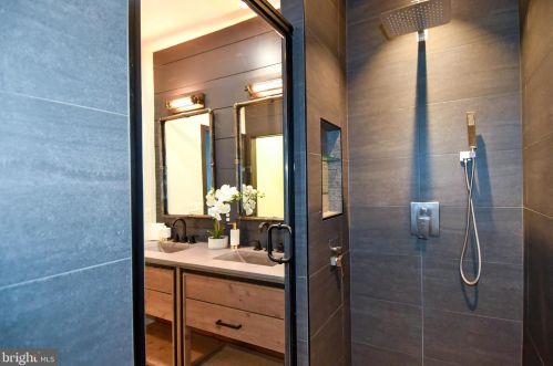 1029 5th St, Washington DC  20002-3533 exterior