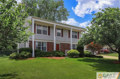 10 Wintergreen Ave, Edison, NJ 08820-4108