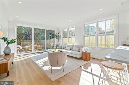 17 9th St, Washington DC  20003-1333 exterior