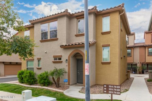 1830 77th Gln, Phoenix AZ  85035-5056 exterior