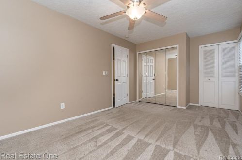 282 1st St, Rochester MI 48307-2600 exterior