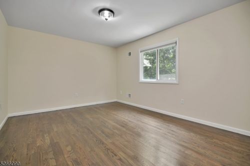 40 Camden Pl, West Milford Lakes NJ  07480-1106 exterior