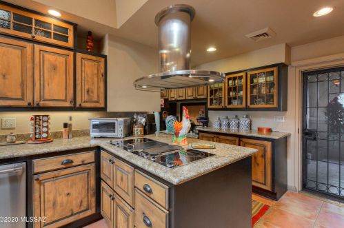 1021 Msn Twin Buttes Rd, Green Valley AZ 85622-8320 exterior