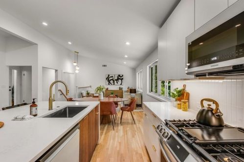 1639 Crestline Dr, Atlanta GA  30345-3820 exterior