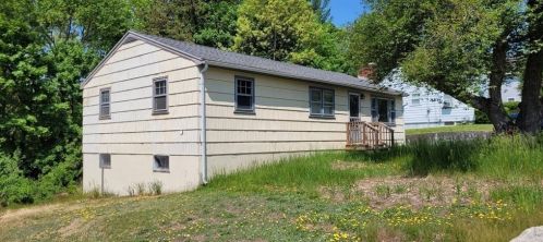 64 Hillcrest Ave, Methuen, MA 01844-1518