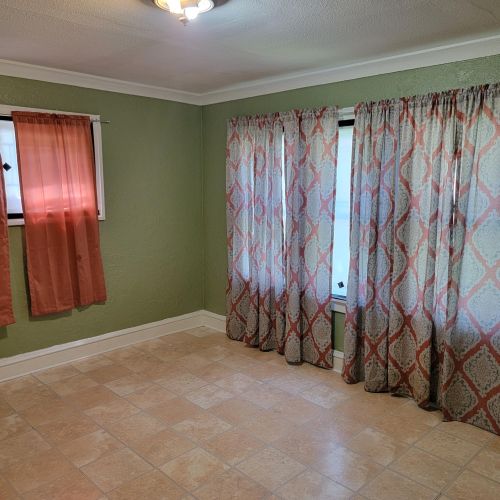 215 Chambers St, Milwaukee, WI 53212-2415