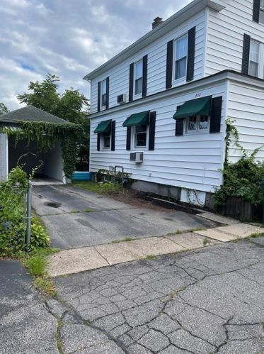 202 Harris Ave, Woonsocket, RI 02895-1809