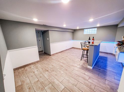 8029 Maplewood Ave, Chicago IL  60652-2807 exterior