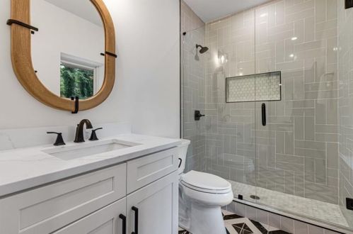 6160 Heards Creek Dr, Atlanta GA  30328-3635 exterior