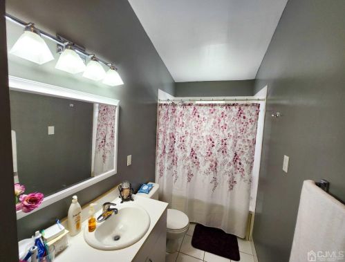 2919 Woodbridge Ave, Edison NJ 08837-3308 exterior