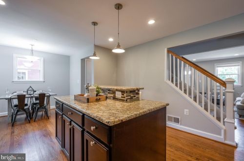 303 Raymond Ave, Alexandria VA 22301-1038 exterior