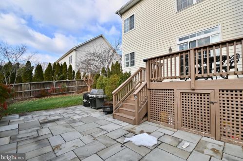 5718 Colfax Ave, Alexandria VA 22311-1012 exterior