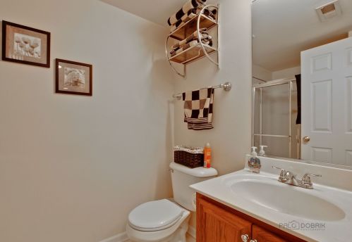 811 Grandview Dr, Bull Valley IL 60014-7367 exterior