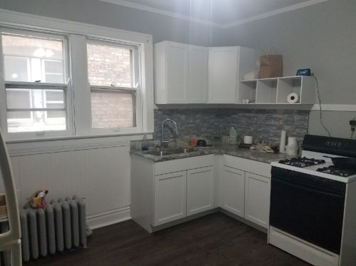 6938 Campbell Ave, Chicago IL 60645-4604 exterior