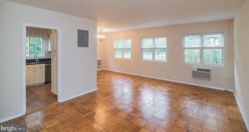 1328 Martha Custis Dr, Alexandria VA  22302-2025 exterior