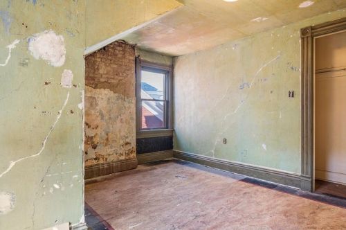 1832 Ley St, Pittsburgh PA 15212-3612 exterior