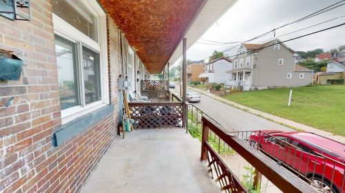 613 Climax St, Pittsburgh PA  15210-1532 exterior