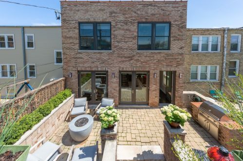 3524 Oakley Ave, Chicago IL 60609-1062 exterior