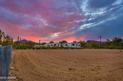 7117 Camino De Los Caballos, Tucson AZ 85743-9689 exterior