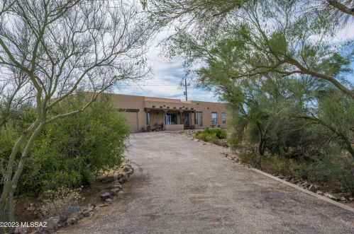 7015 Camino De Los Caballos, Tucson AZ 85743-9689 exterior