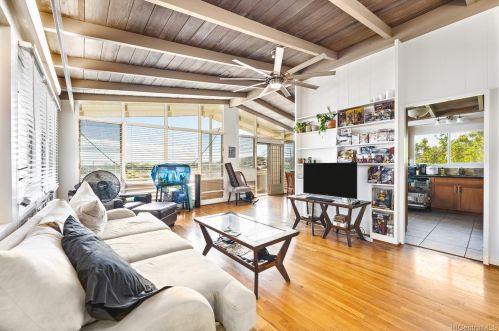 3750 Claudine St, Honolulu HI  96816-3808 exterior