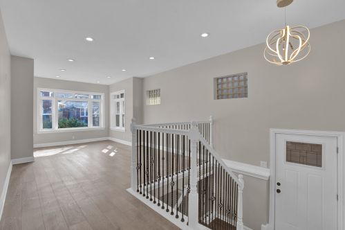 7950 Justine St, Chicago, IL 60620-4333