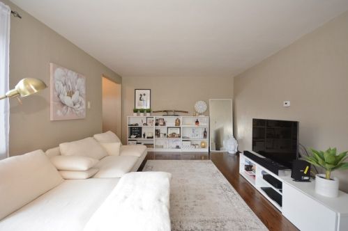 194 Morrison Dr, Pittsburgh PA  15216-1132 exterior