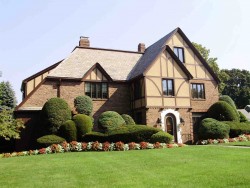 363 Crafts St, Newton, MA 02460-1116