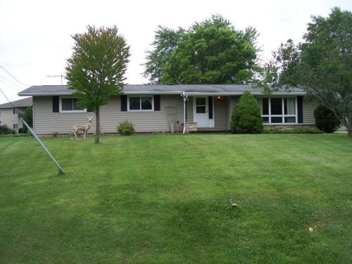 5127 Edgewood Ln, Manitowoc, WI 54220-9311