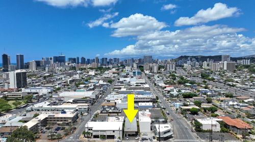 1116 Isenberg St, Honolulu HI 96826-2920 exterior