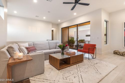 7729 13th Pl, Phoenix AZ  85020-4202 exterior