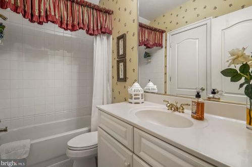 11300 Glen Rd, Rockville MD 20854-1849 exterior