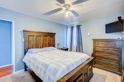 10939 King Dr, Chicago IL 60653-3311 exterior