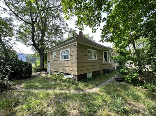 1346 Spring St, Meskegon MI 49442-3515 exterior