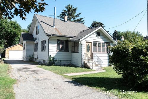 1711 Fulton St, Grand Rapids MI 49506-1814 exterior