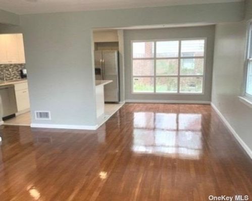 103 Boden Ave, Valley Stream NY  11580-5130 exterior