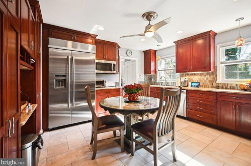 9101 Cherbourg Dr, Rockville MD 20854-3107 exterior