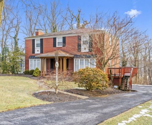 57 Locksley Dr, Pittsburgh PA  15235-5117 exterior