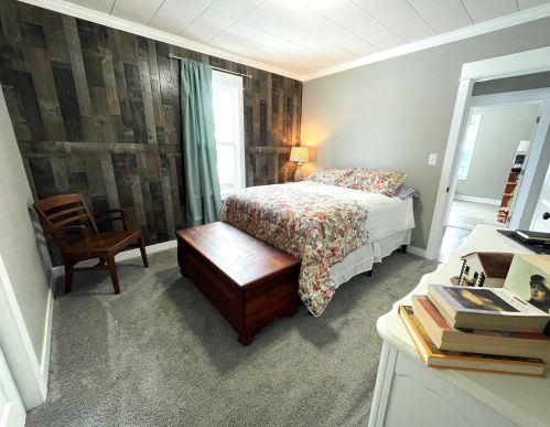 975 Evanston Ave, Meskegon MI  49442-4062 exterior