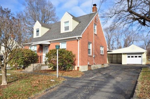 42 Rood Ave, Windsor, CT 06095-3730