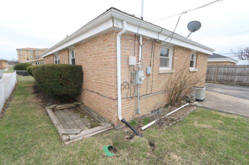 6 Irving Ave, Hillside IL 60162-1039 exterior